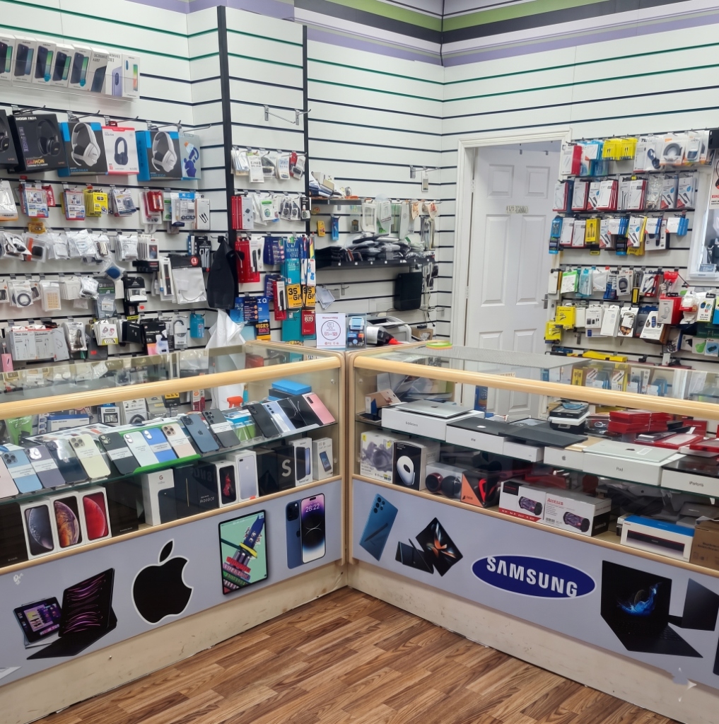 Inside the iFonetech store showing accessories and devices